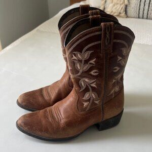 Kids Ariat Cowboy Boots Size 3